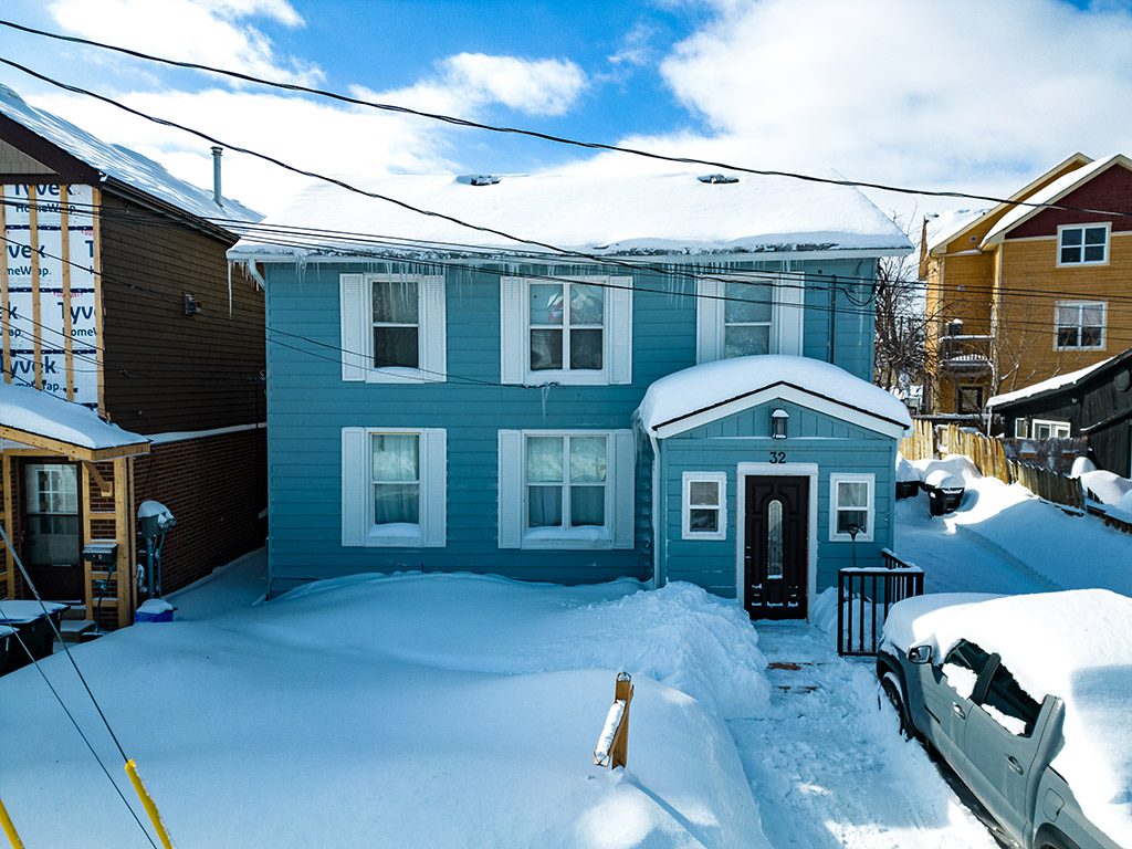 Collingwood triplex steps to downtown and Georgian Bay