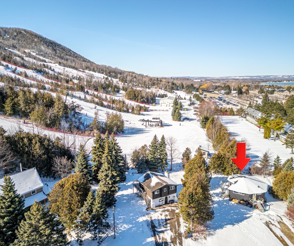 158 Wensley Drive | Ski-In / Ski-Out Chalet | 3 Bedrooms | Base of Minute Mile