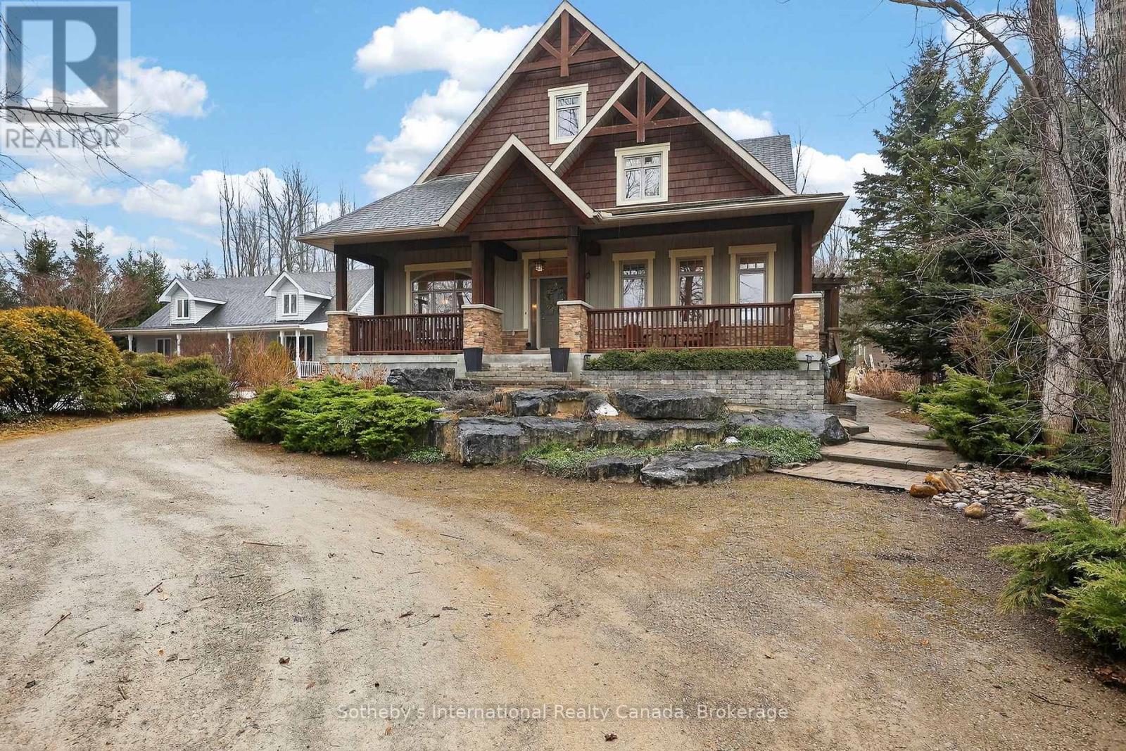 Custom Chalet w/Beach Access in Thornbury