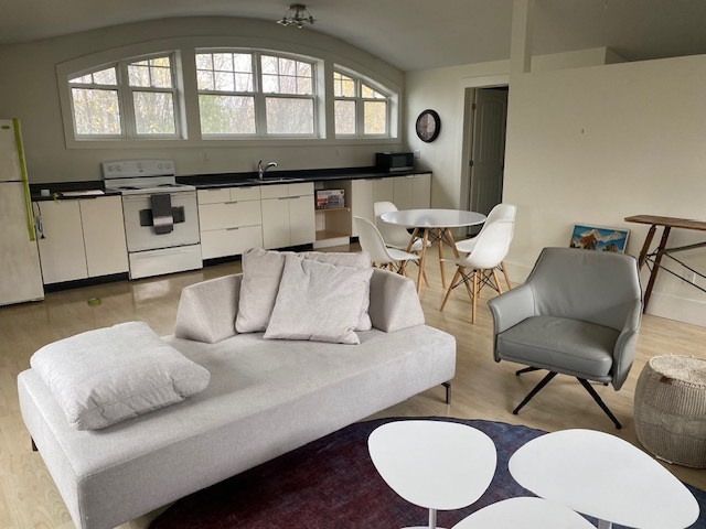 One bedroom Coach House Apartment for Rent